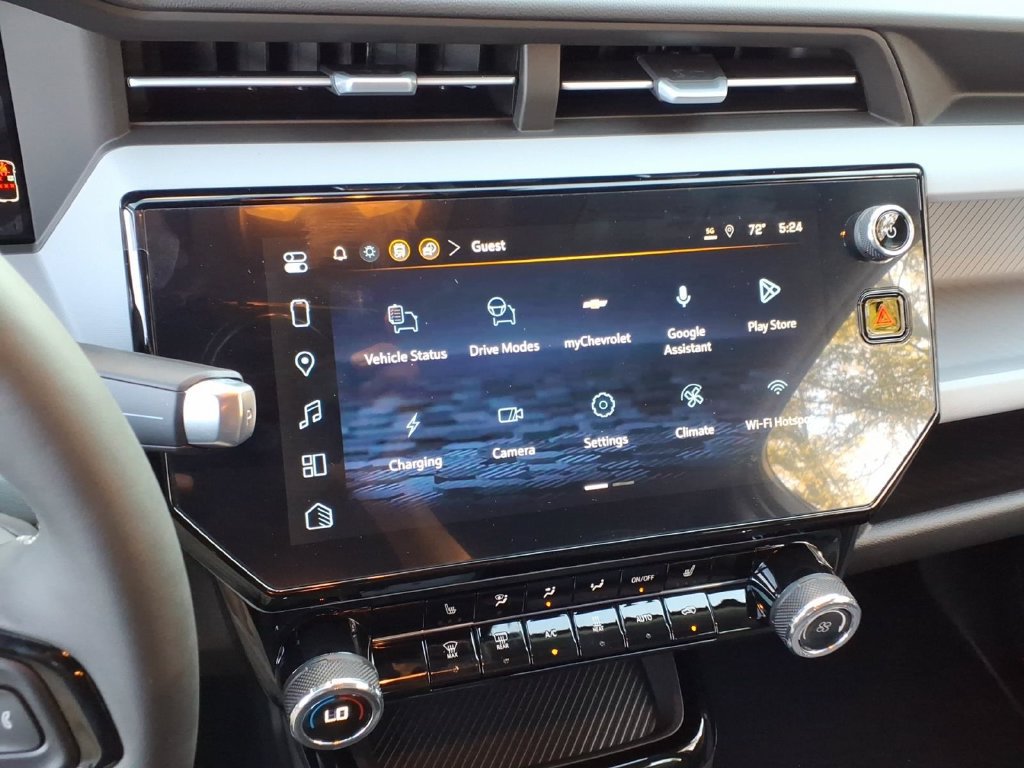 New 2027 Chevrolet Bolt LT w/ Comfort Package FWD image 21