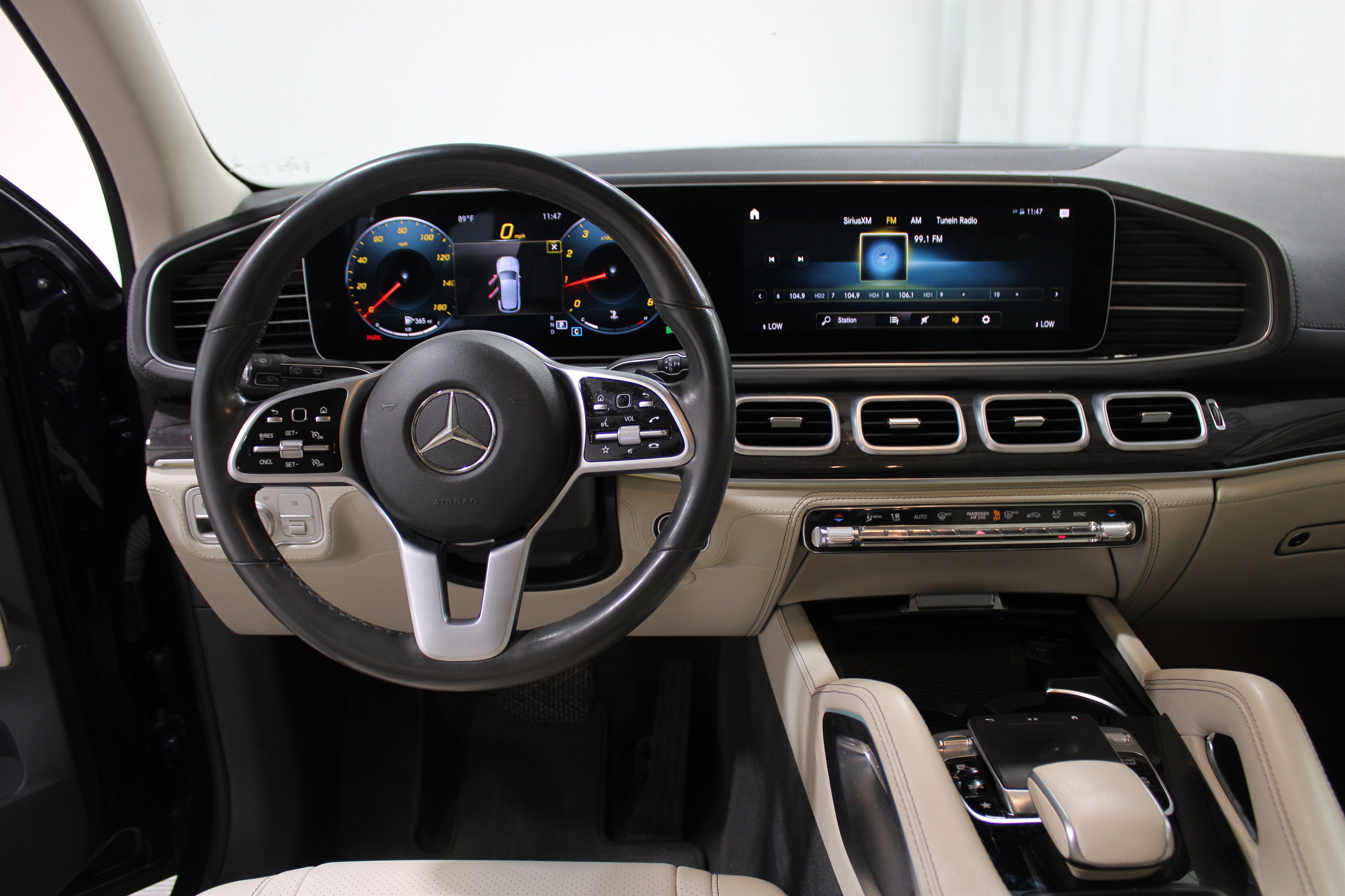 Used 2020 Mercedes-Benz GLE 350 4MATIC w/ Premium Package image 2