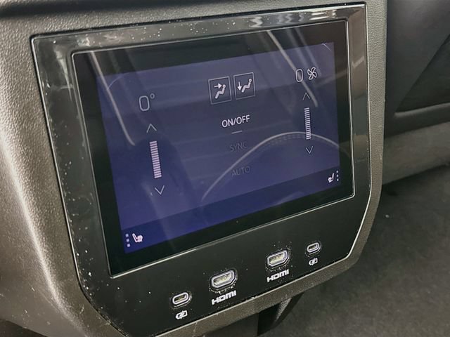 Used 2025 GMC Yukon XL Denali Ultimate AWD/4WD image 29