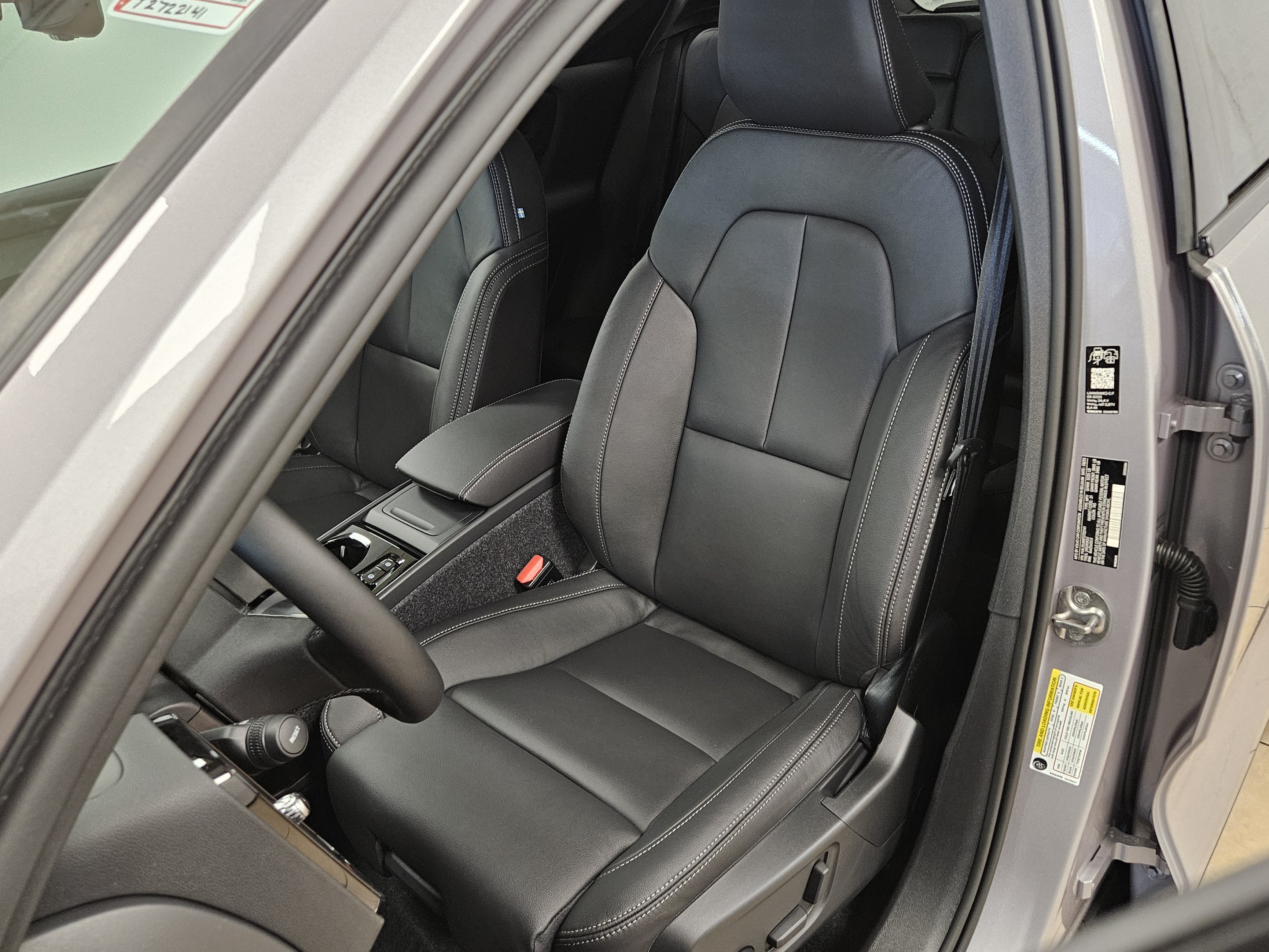 New 2026 Volvo XC40 B5 Ultra w/ Climate Package AWD/4WD image 38