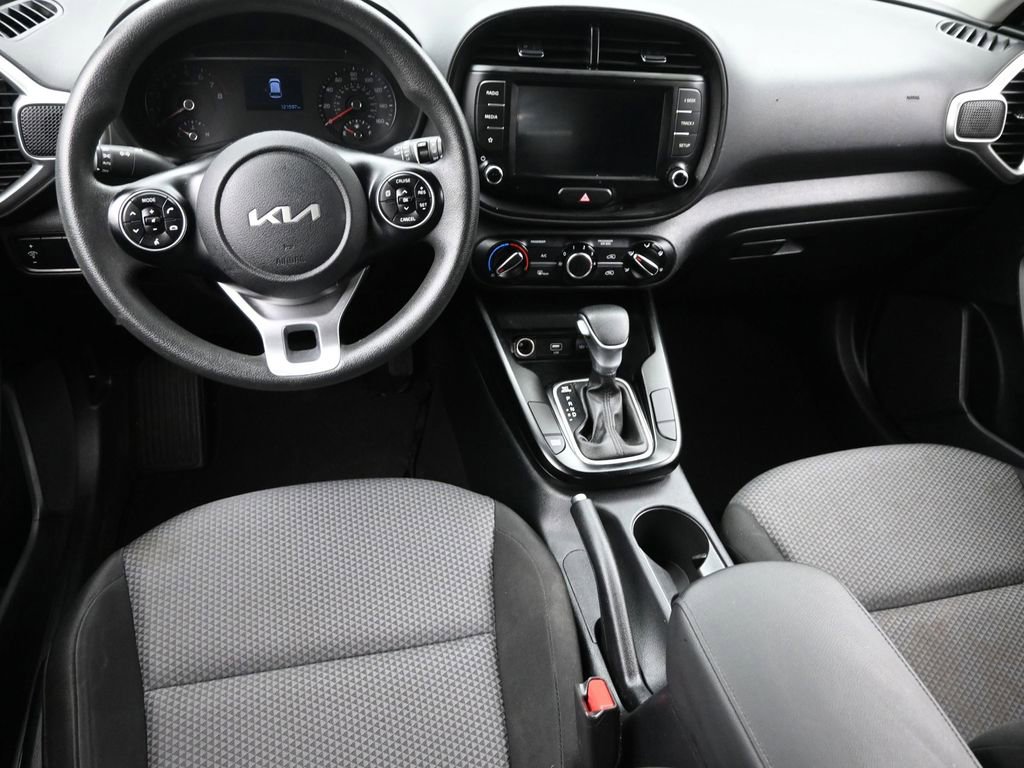 Used 2022 Kia Soul LX image 13