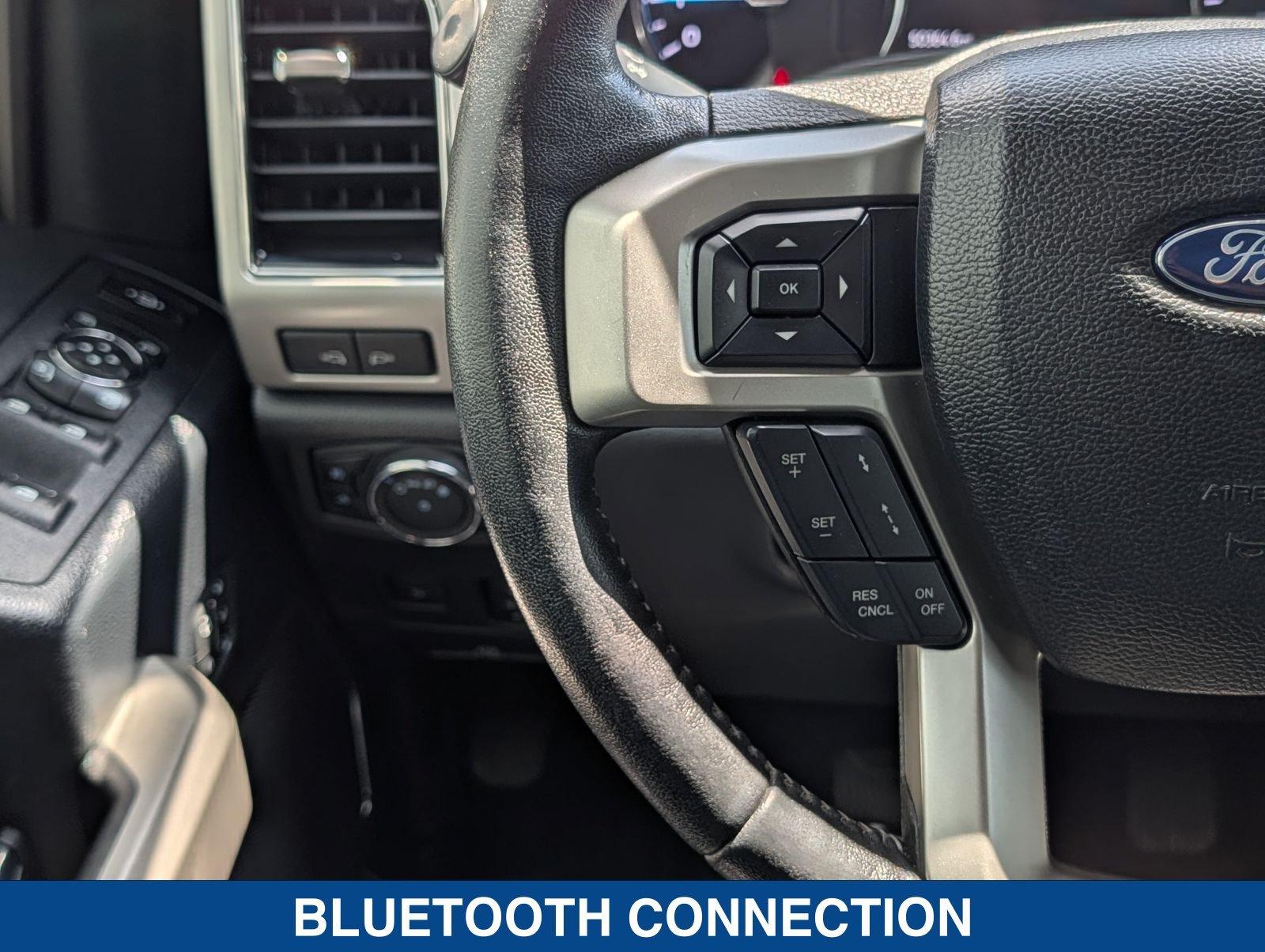 Used 2020 Ford F250 Lariat w/ Lariat Ultimate Package AWD/4WD image 28