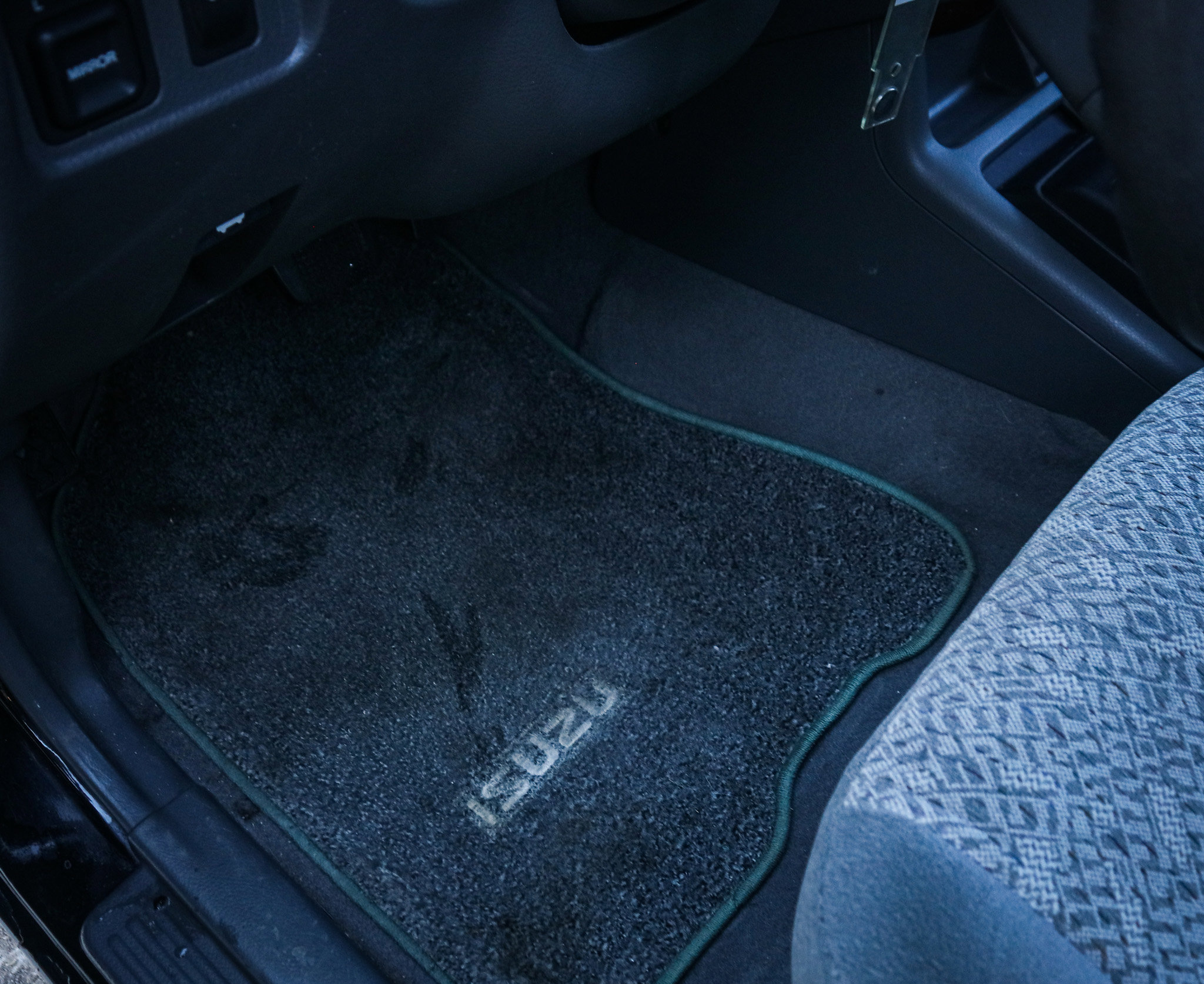 Used 2002 Isuzu Rodeo LS image 16