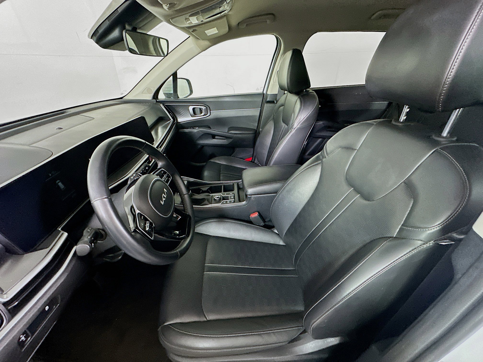 Used 2024 Kia Sorento S image 13