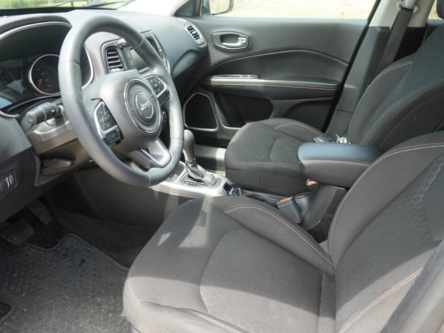 Used 2017 Jeep Compass Sport w/ Cold Weather Group AWD/4WD image 18