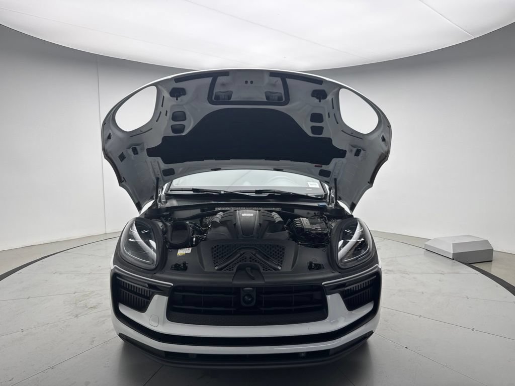 Certified 2022 Porsche Macan S AWD/4WD image 10