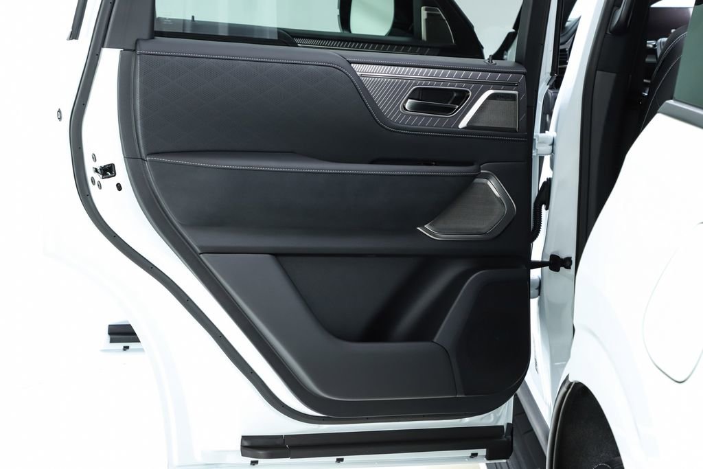 New 2026 INFINITI QX80 Autograph w/ Premium Cargo Package image 17