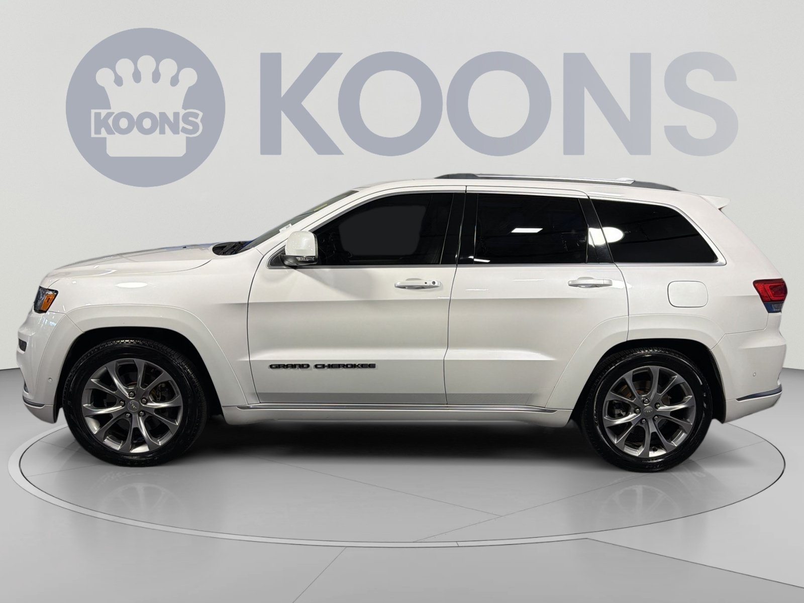 Used 2020 Jeep Grand Cherokee Summit AWD/4WD image 2