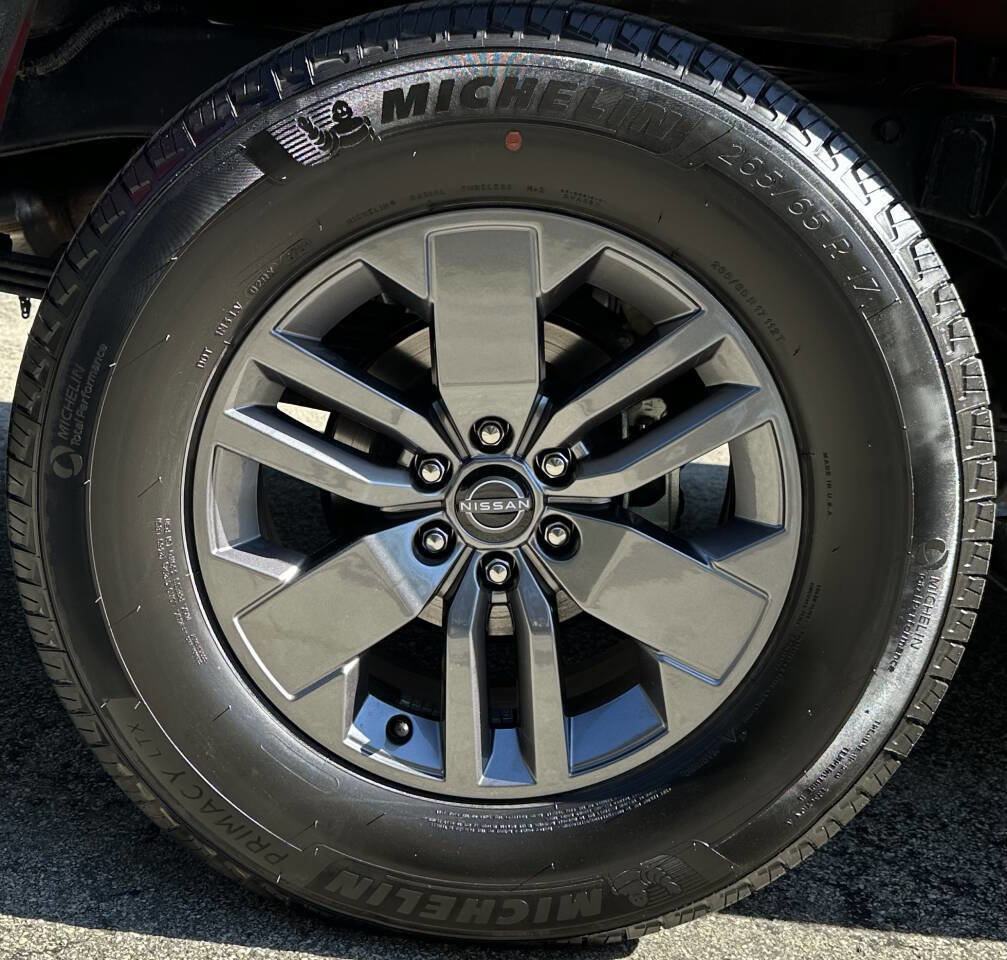 Used 2025 Nissan Frontier SV image 11