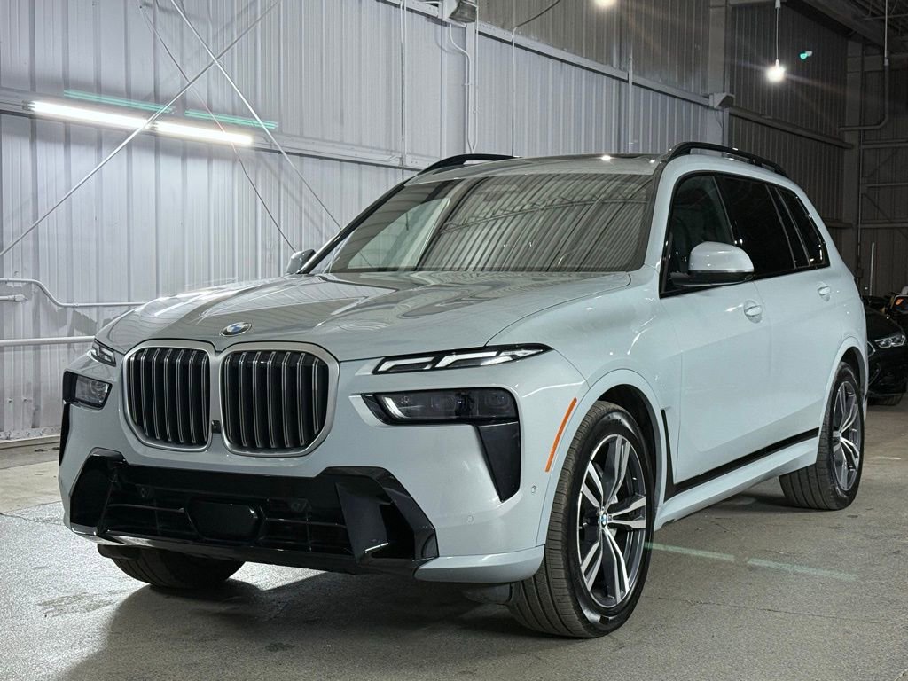 Used 2023 BMW X7 xDrive40i w/ M Sport Package image 1