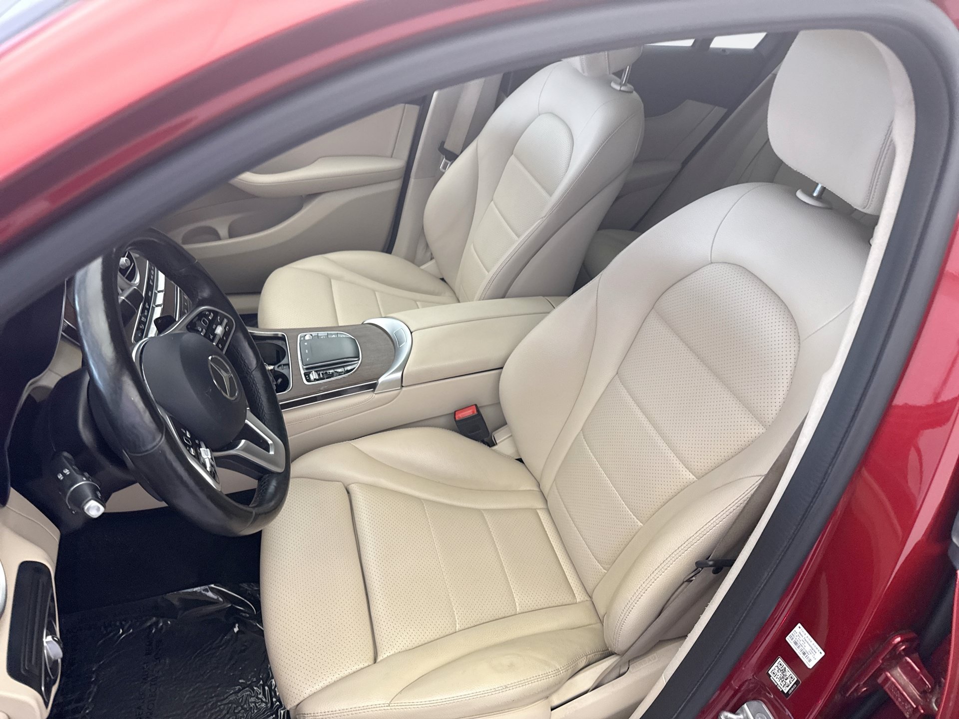 Used 2021 Mercedes-Benz GLC 300 4MATIC w/ Premium Package image 11
