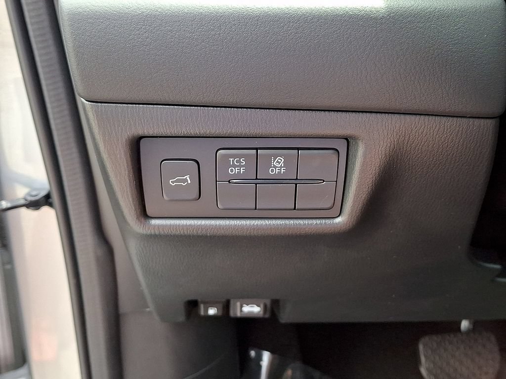 Used 2018 MAZDA CX-5 Touring w/ Preferred Equipment Package FWD image 23