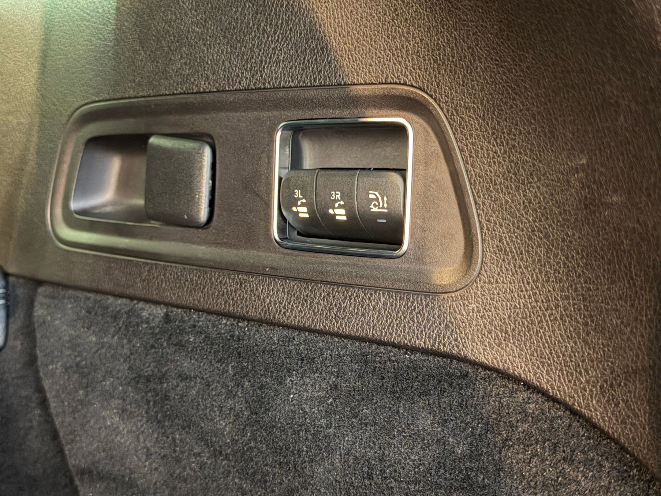 Used 2023 Mercedes-Benz GLS 450 4MATIC image 49