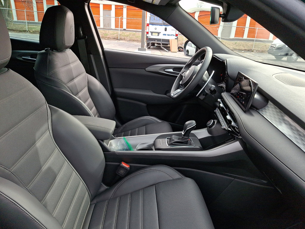 Used 2024 Alfa Romeo Tonale Veloce image 12