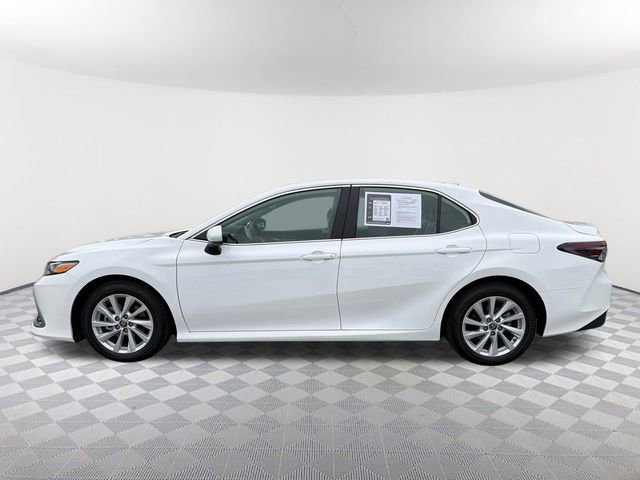 Used 2021 Toyota Camry LE image 8