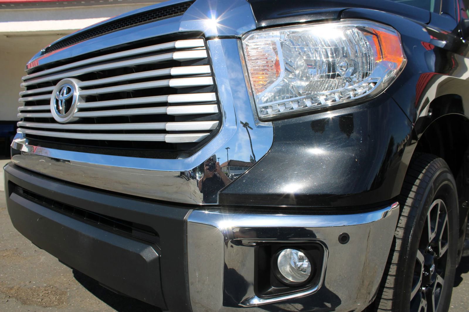 Used 2016 Toyota Tundra Limited w/ Limited Premium Package image 5