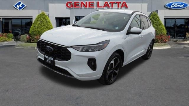 Certified 2023 Ford Escape ST-Line Select w/ Tech Pack #2 image 3