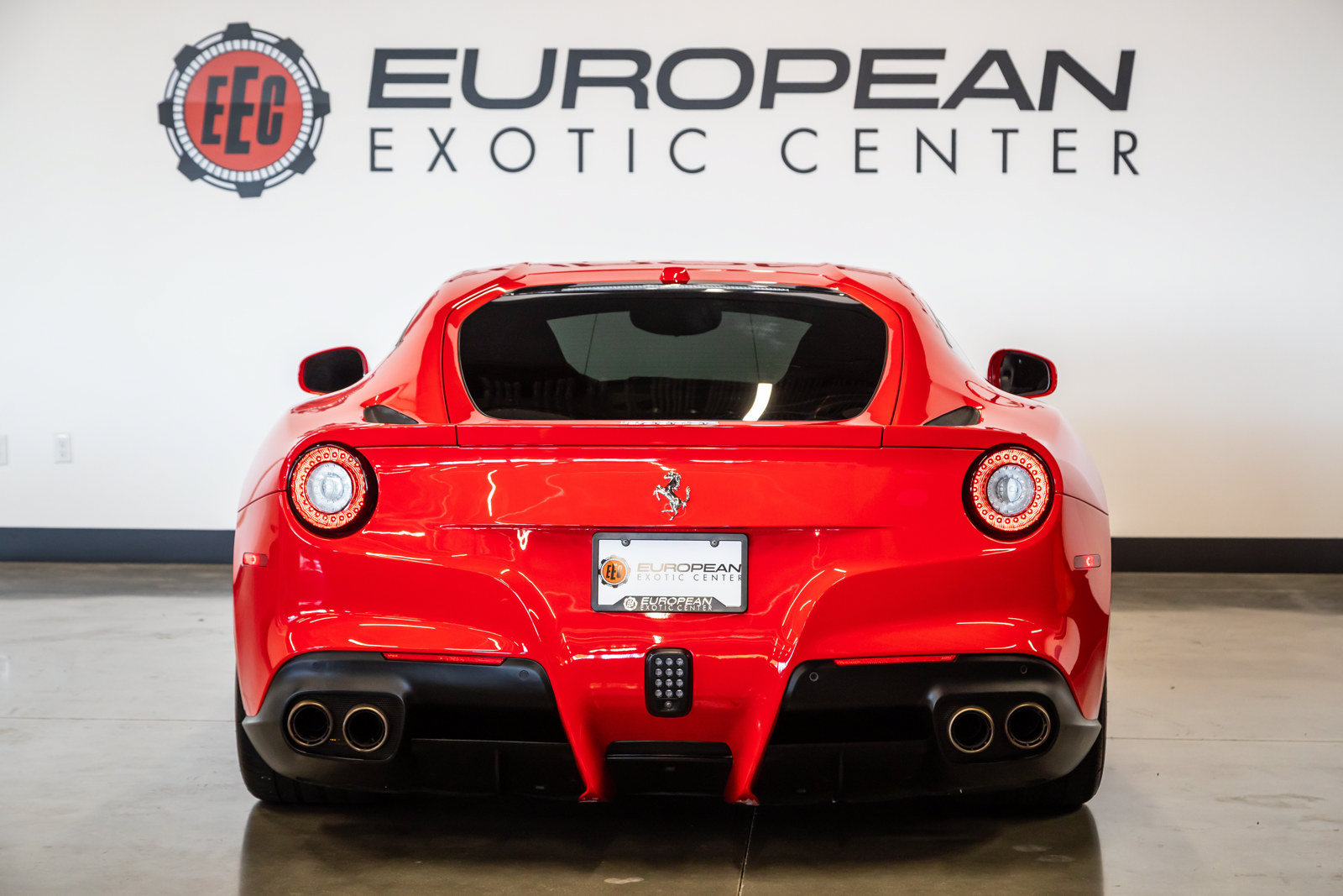 Used 2016 Ferrari F12 Berlinetta RWD image 8