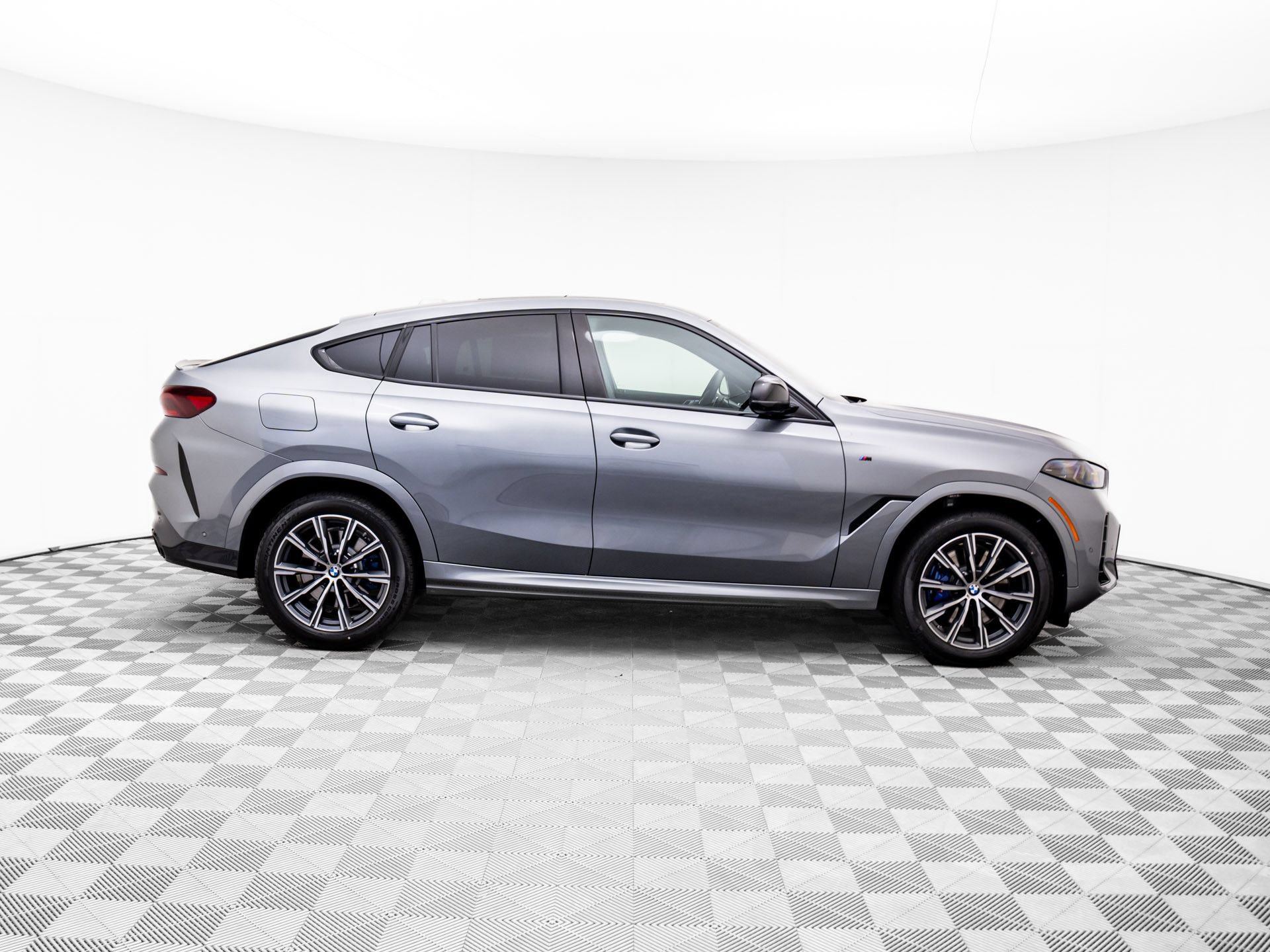 Used 2026 BMW X6 M60i AWD/4WD image 6