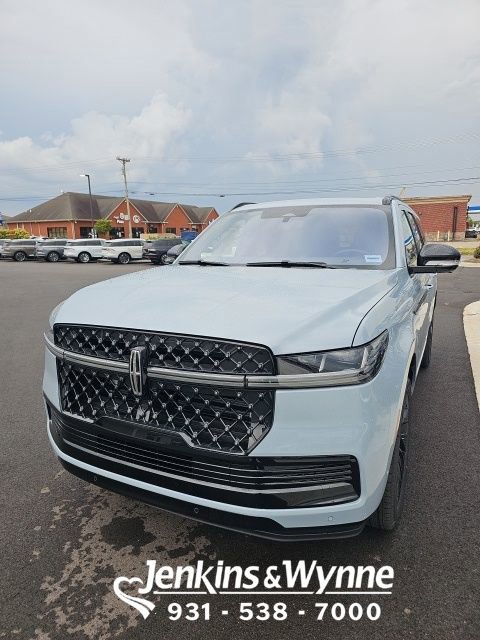 New 2025 Lincoln Navigator L Reserve w/ Jet Appearance Package