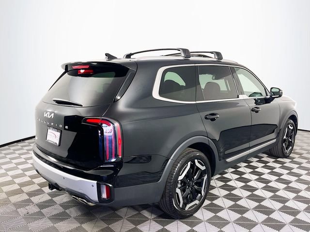 Used 2024 Kia Telluride EX w/ EX Captain's Chair Package image 8