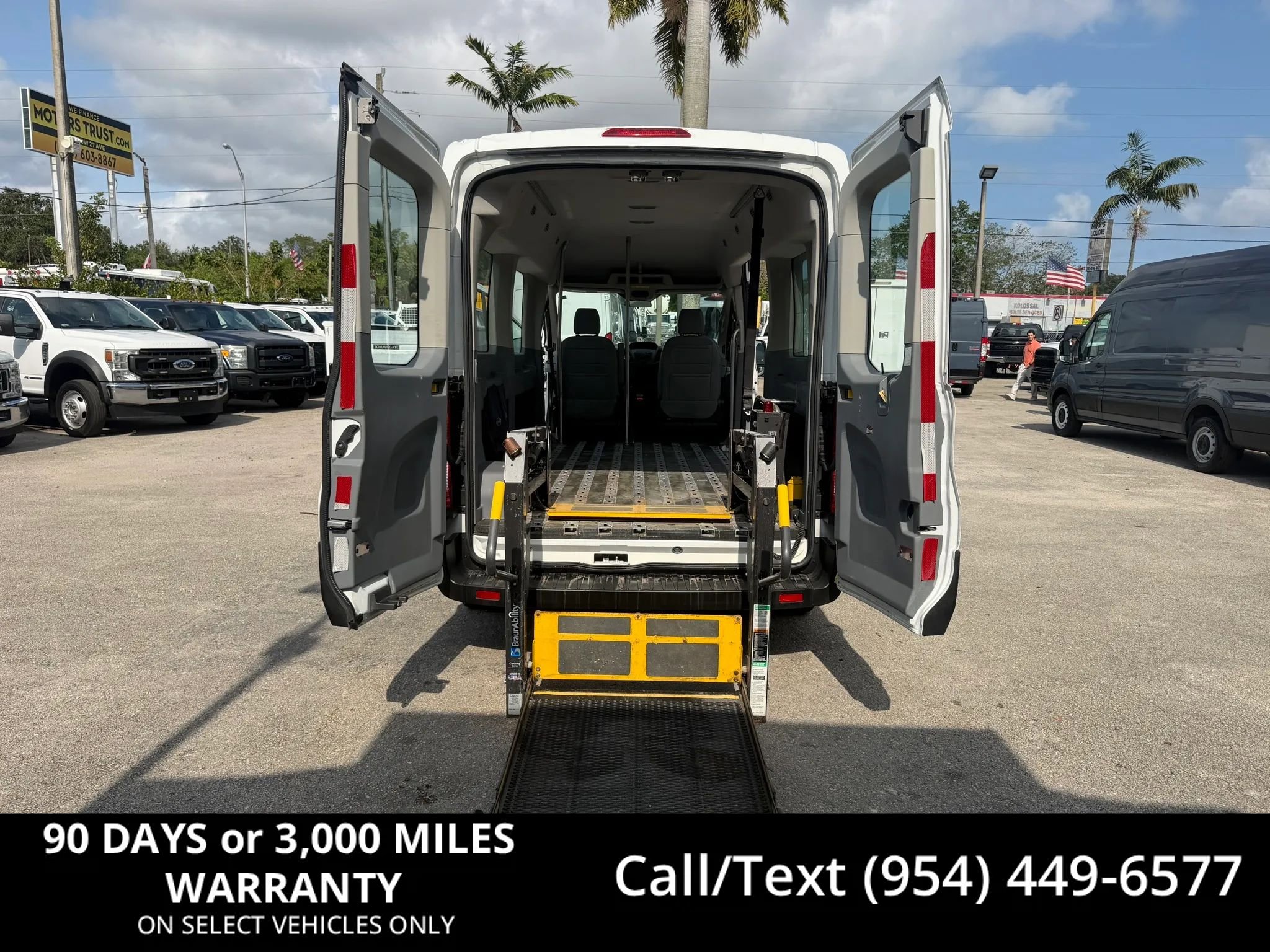 Used 2017 Ford Transit 350 XL RWD image 1