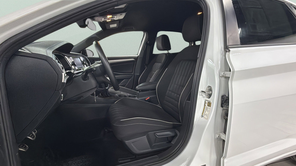 Certified 2024 Volkswagen Jetta Sport image 17