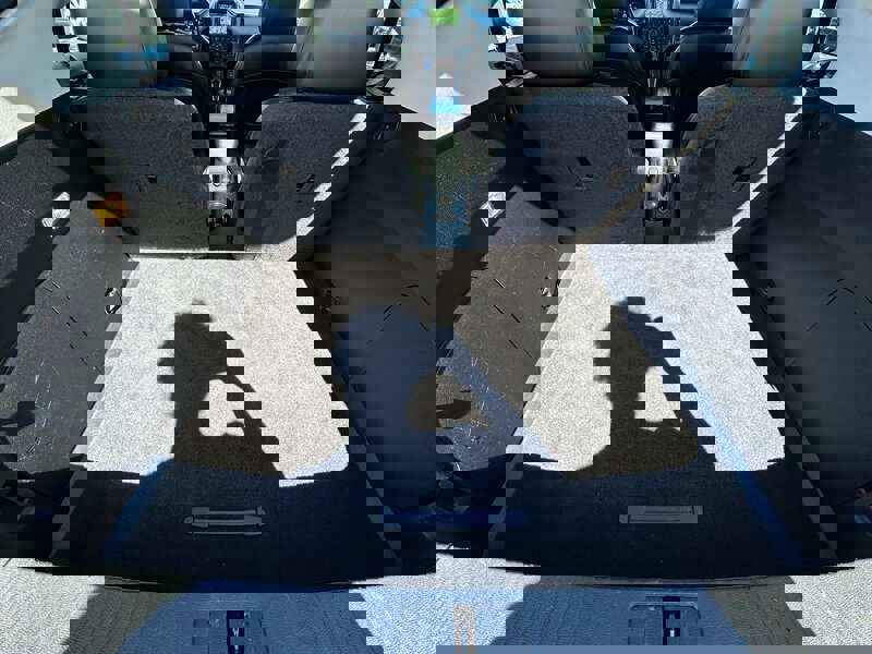 Used 2012 Chevrolet Volt Premium w/ Premium Trim Package FWD image 11