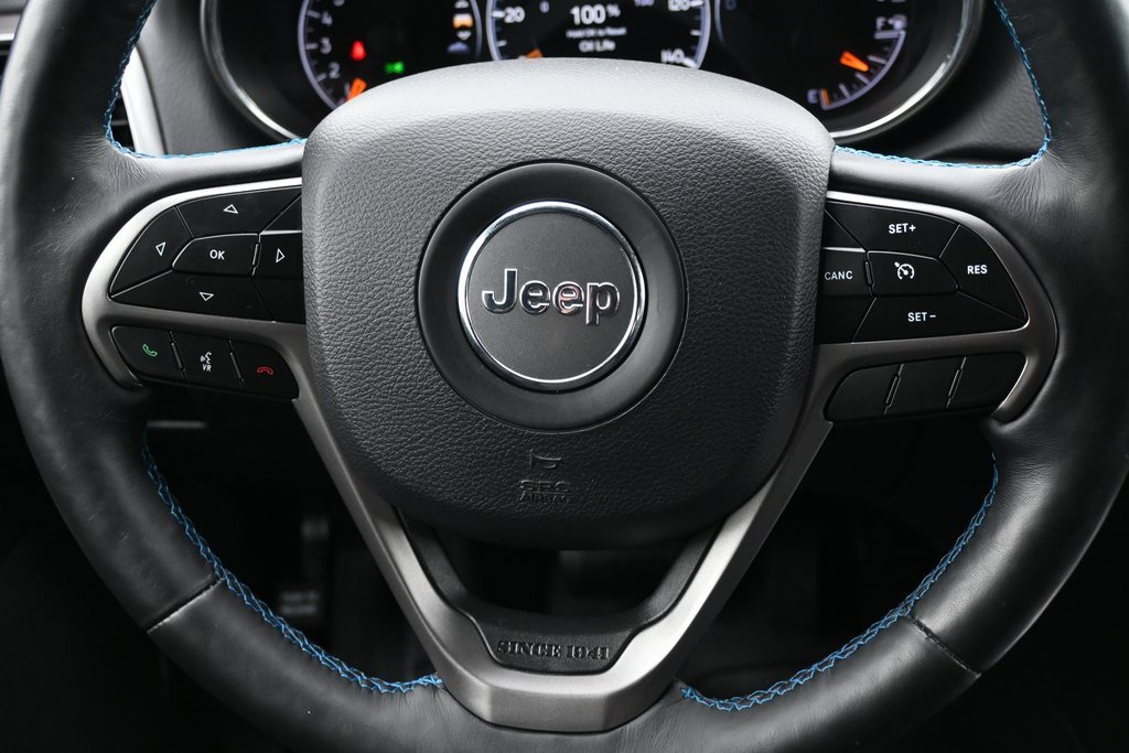 Used 2019 Jeep Grand Cherokee Laredo image 16