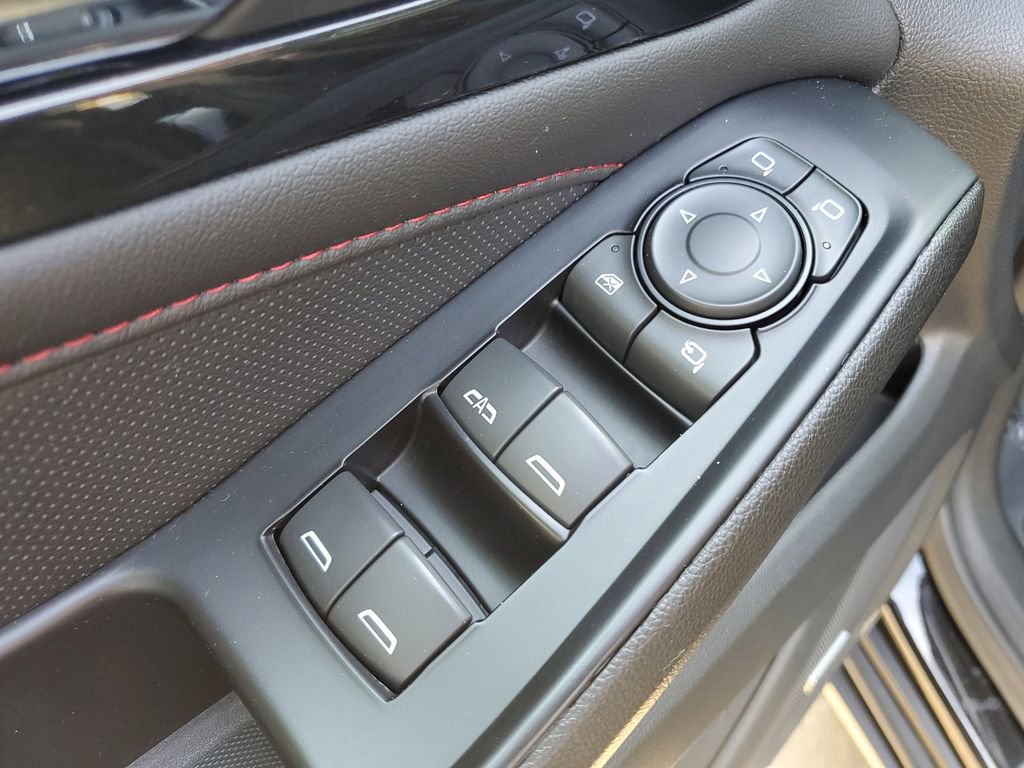 Used 2023 Chevrolet Traverse RS image 22