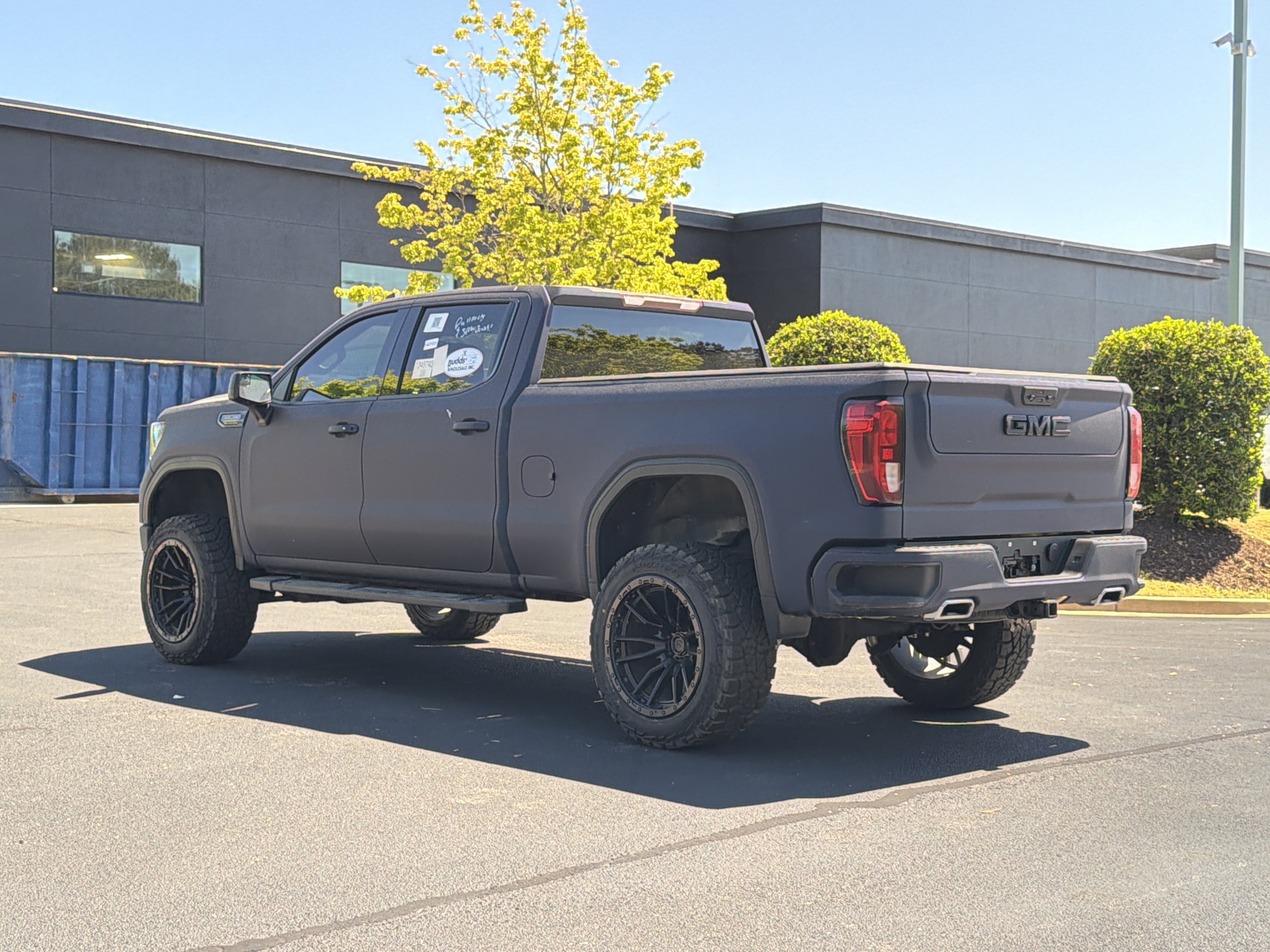 Used 2022 GMC Sierra 1500 Elevation w/ X31 Off-Road Package AWD/4WD image 15