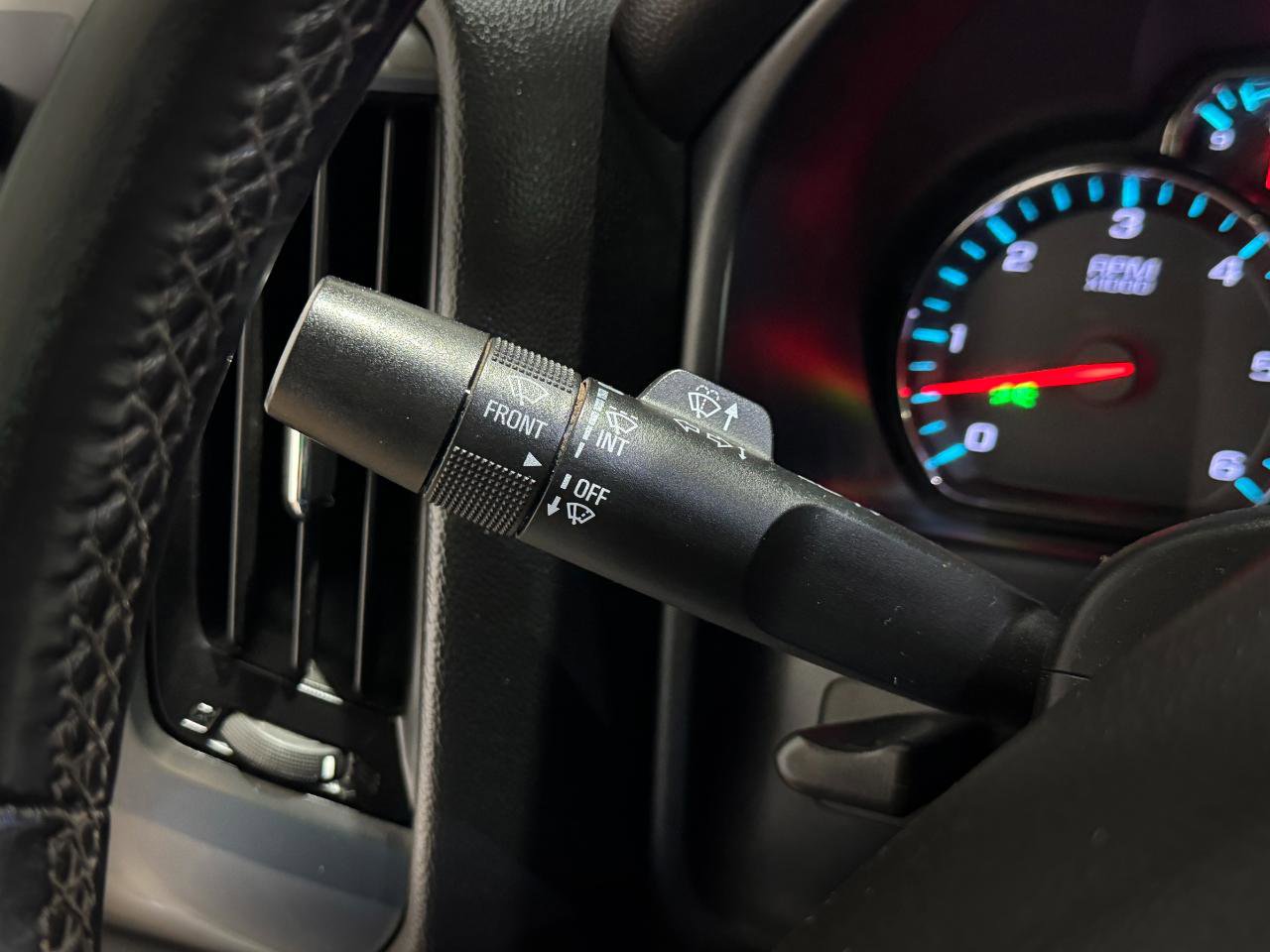 Used 2015 Chevrolet Silverado 2500 LT w/ LT Convenience Package AWD/4WD image 6