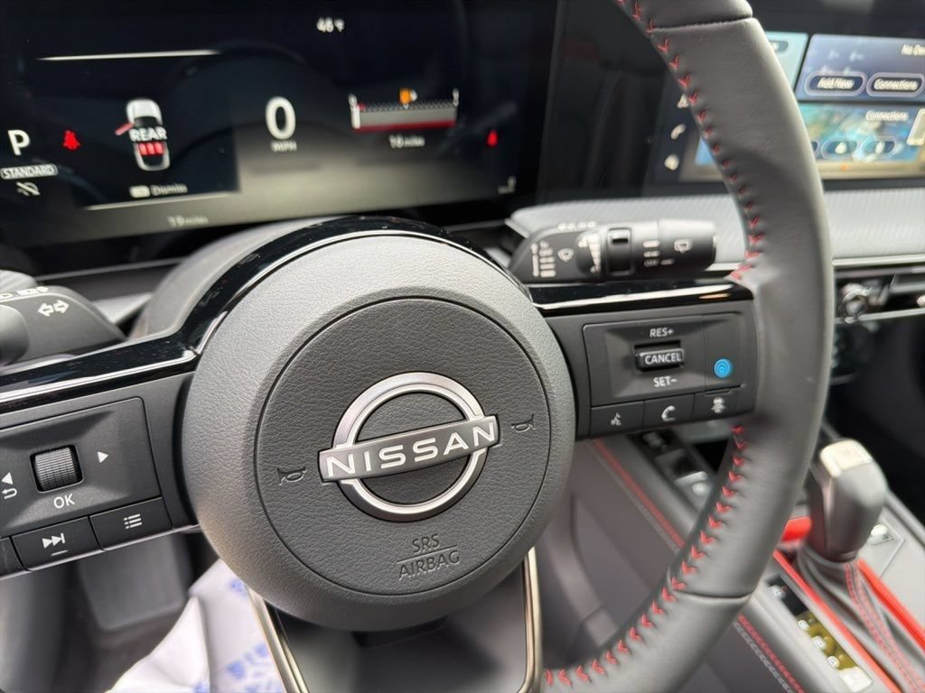 Used 2025 Nissan Kicks SR FWD image 19