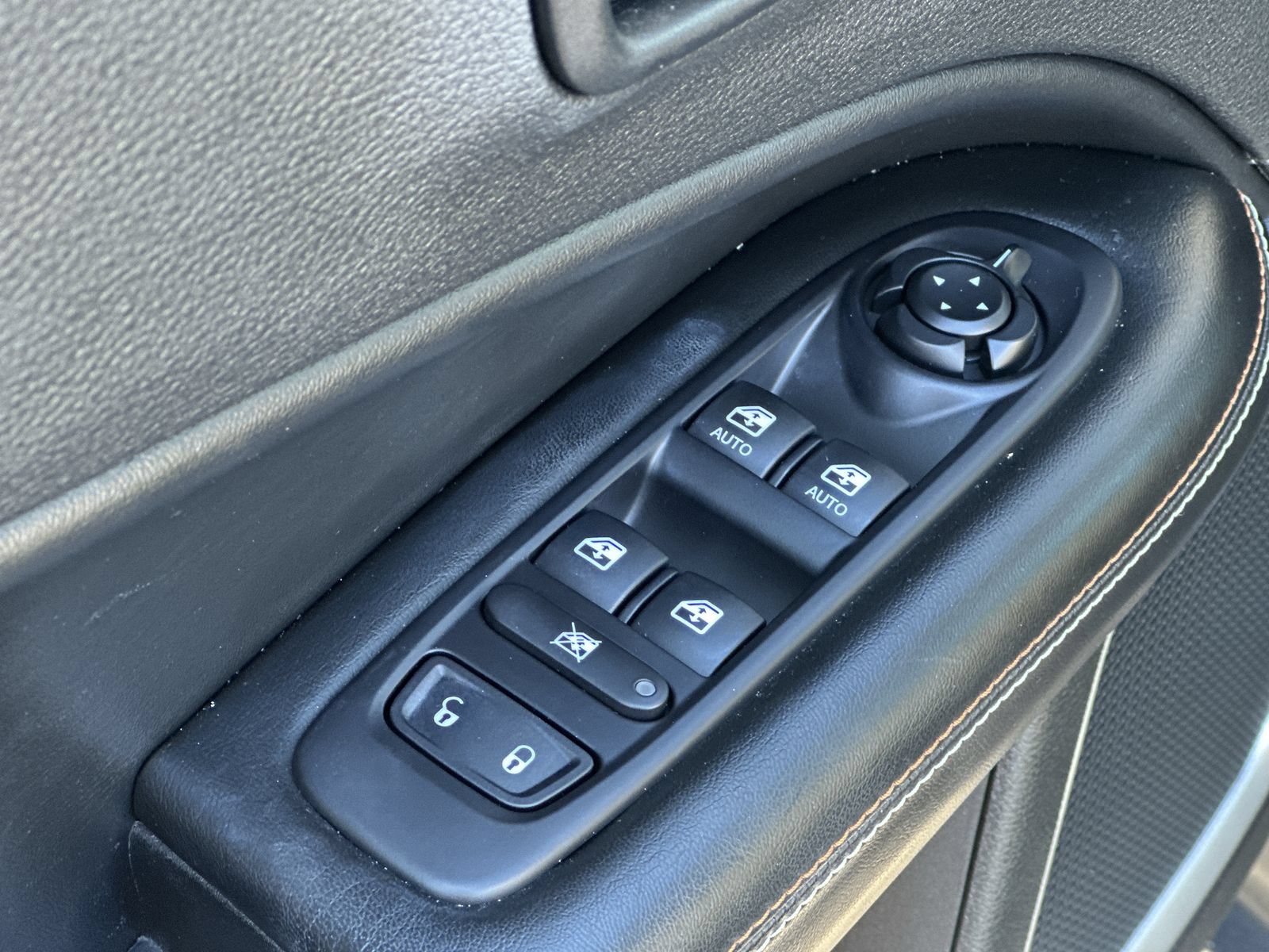 Used 2019 Jeep Compass Latitude w/ Cold Weather Group AWD/4WD image 15