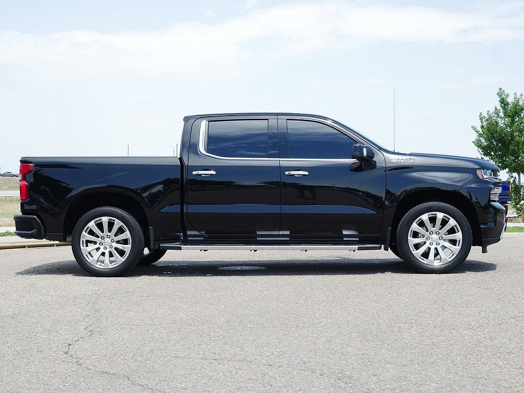 Used 2022 Chevrolet Silverado 1500 High Country w/ Technology Package AWD/4WD image 6