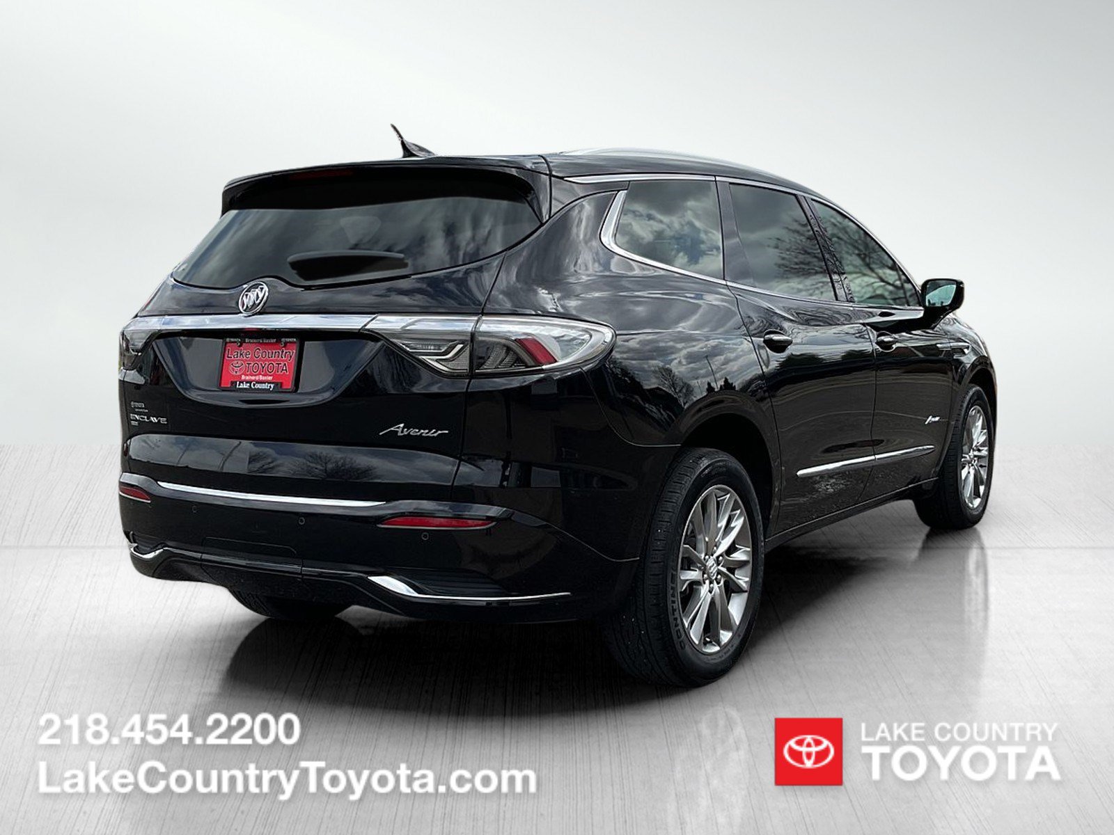 Used 2023 Buick Enclave Avenir w/ Avenir Technology Package AWD/4WD image 5