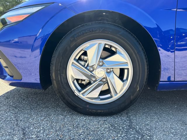 Certified 2024 Hyundai Elantra SE FWD image 11