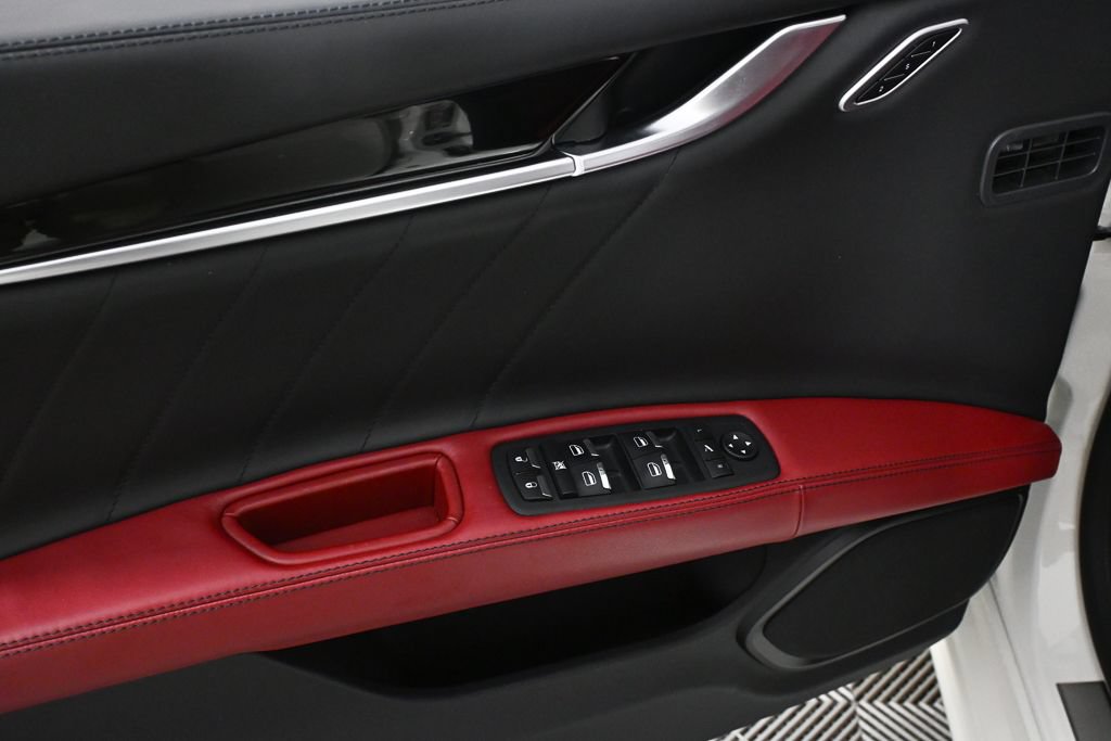 Used 2023 Maserati Ghibli Modena RWD image 8