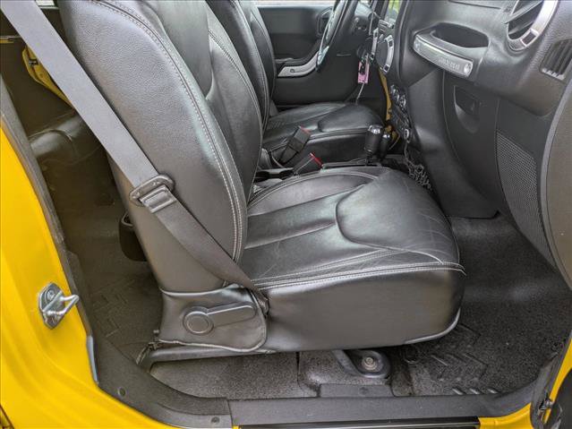 Used 2015 Jeep Wrangler Unlimited Rubicon AWD/4WD image 19