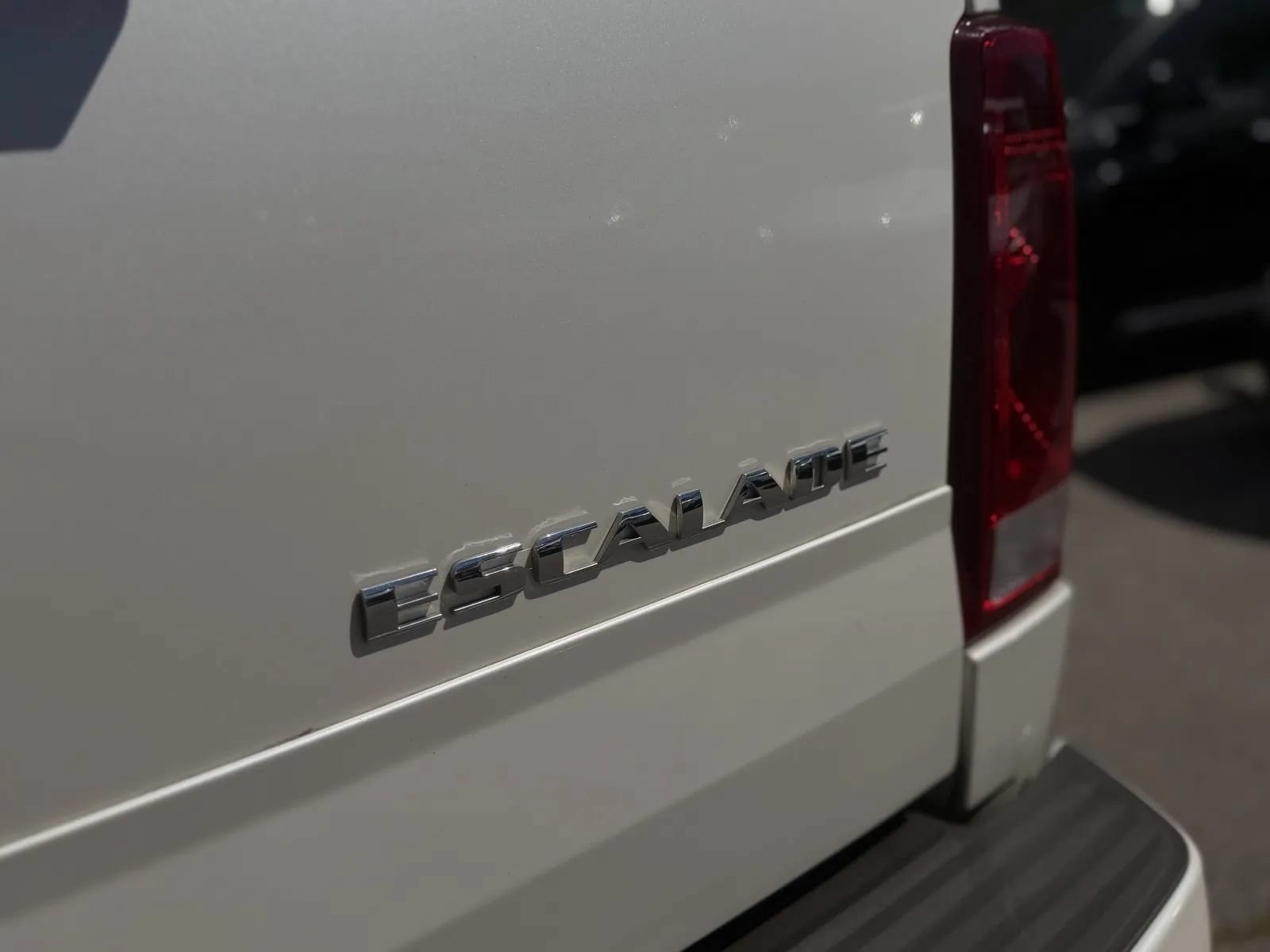Used 2005 Cadillac Escalade AWD image 37