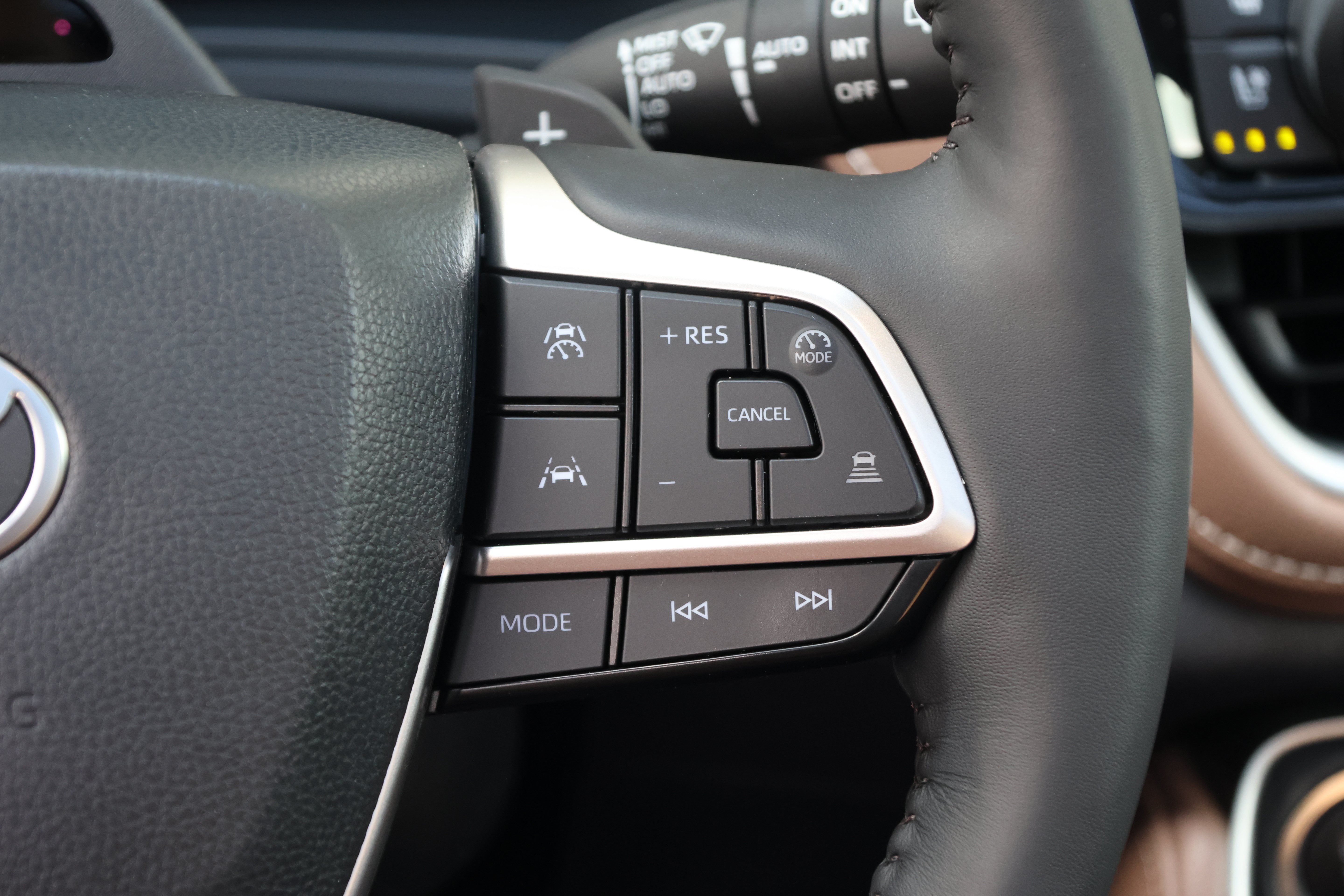 Used 2025 Toyota Grand Highlander AWD image 21