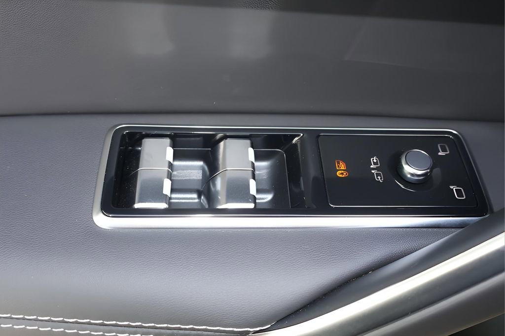 New 2026 Jaguar F-PACE R-Dynamic S AWD/4WD image 11