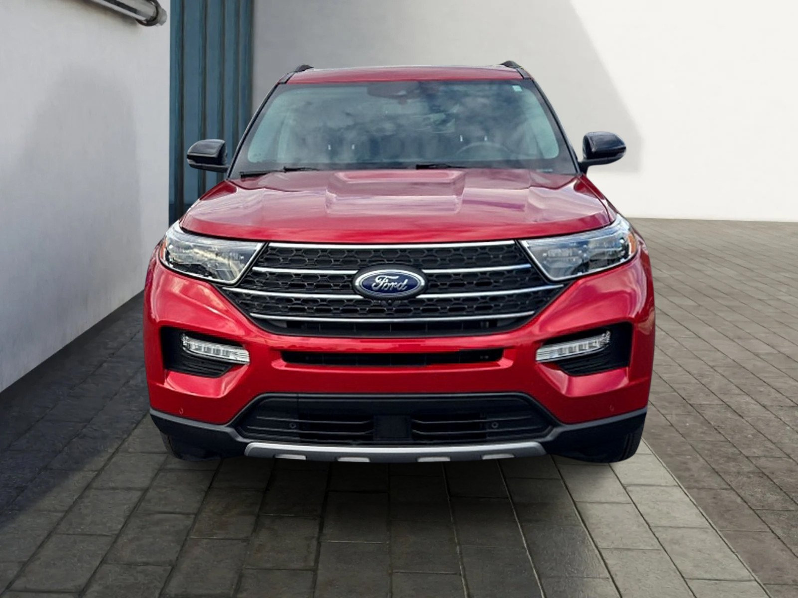 Used 2023 Ford Explorer XLT w/ Equipment Group 202A AWD/4WD image 8