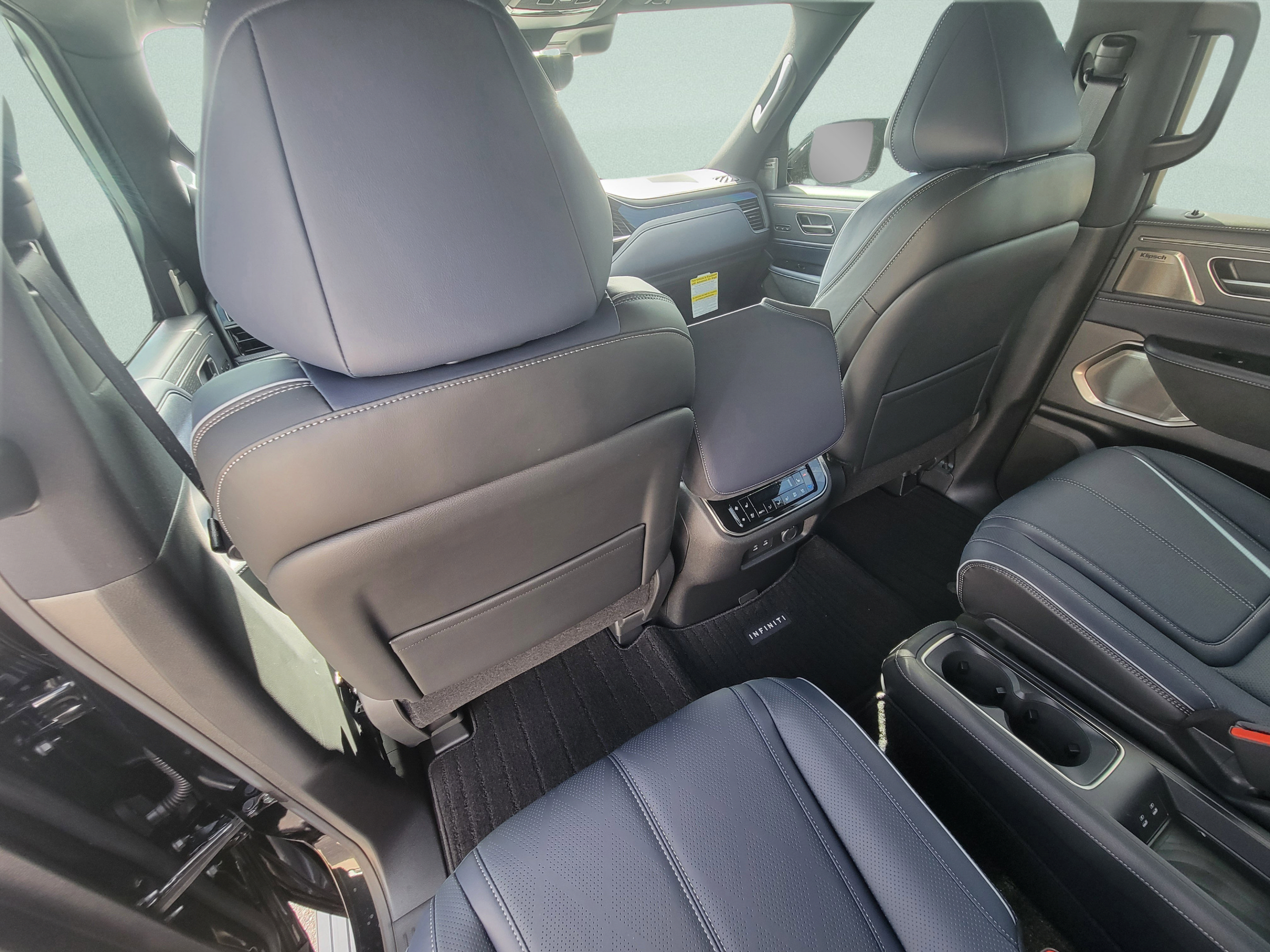 Used 2026 INFINITI QX80 4WD w/ Sport Exterior Package image 11