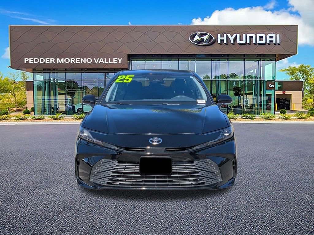 Used 2025 Toyota Camry LE image 9