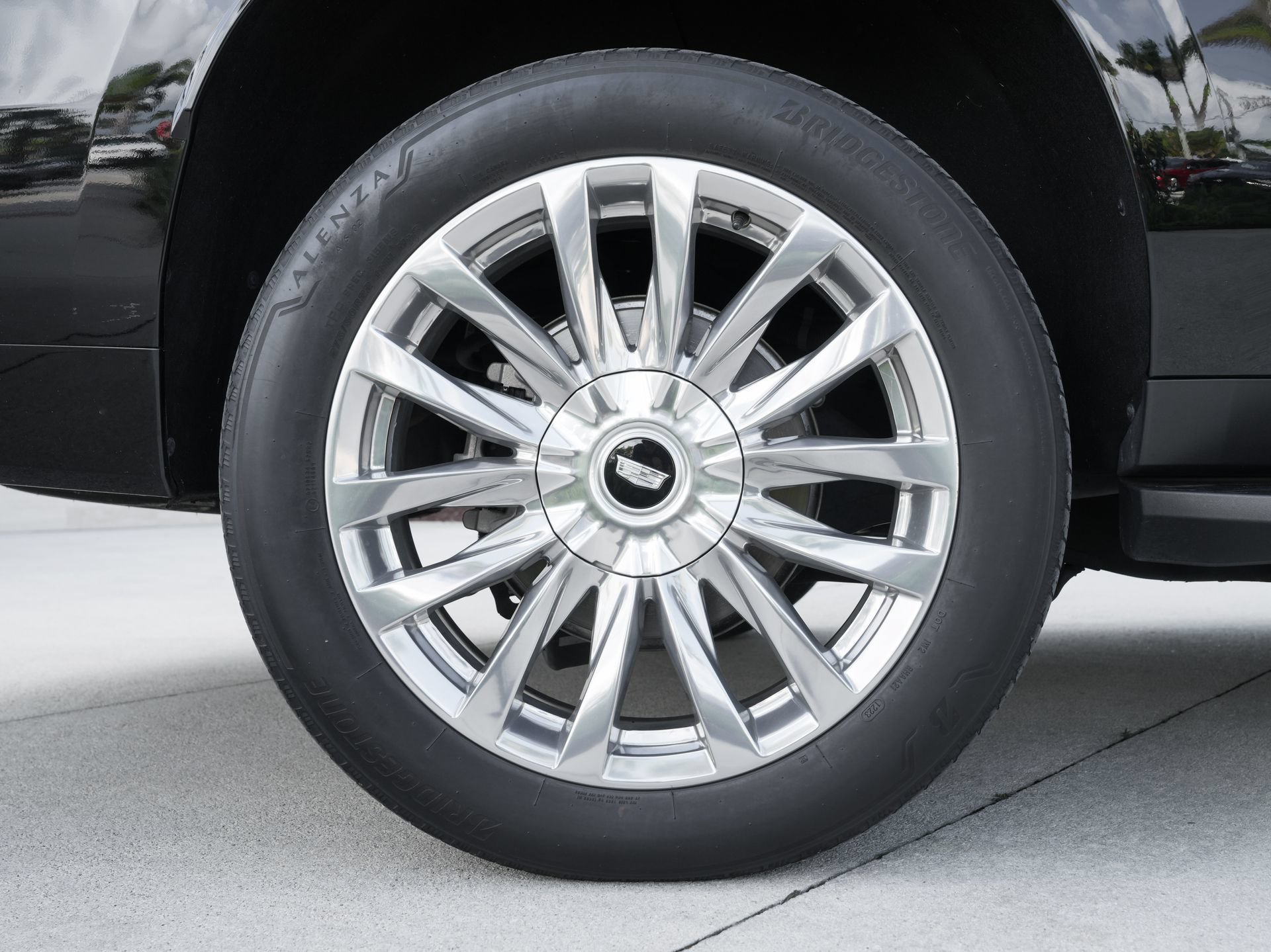 Used 2023 Cadillac Escalade ESV Premium Luxury RWD image 13
