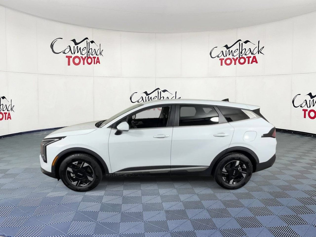 Used 2026 Kia Sportage LX FWD image 8