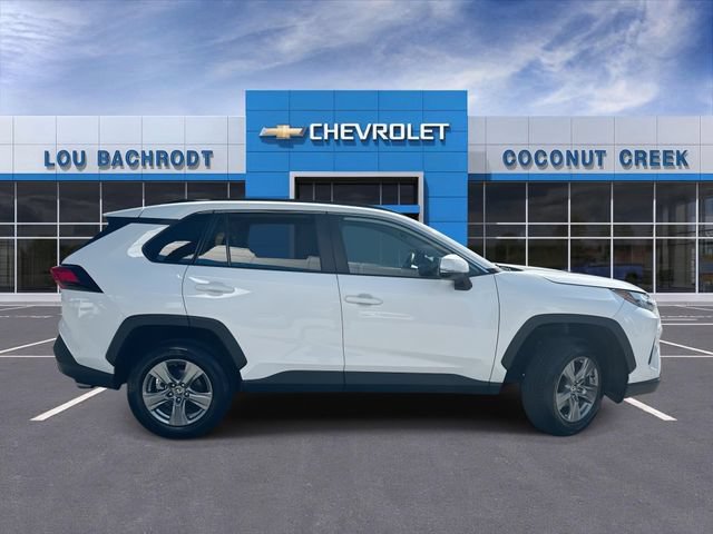 Used 2024 Toyota RAV4 XLE FWD image 9