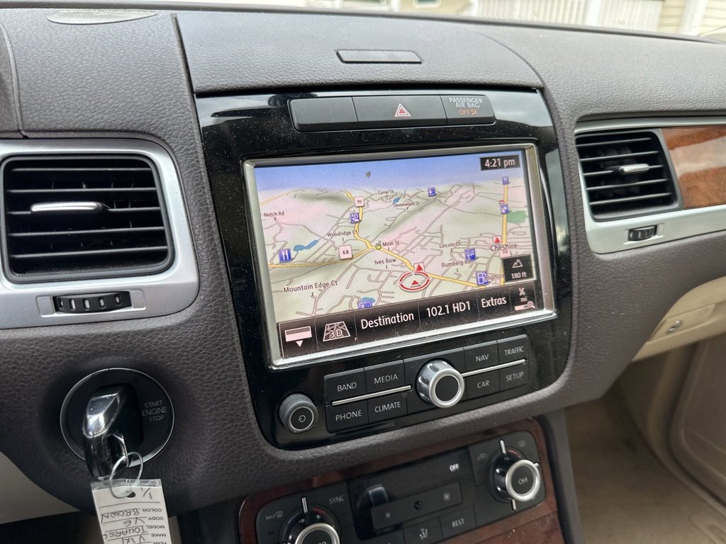 Used 2014 Volkswagen Touareg VR6 image 17