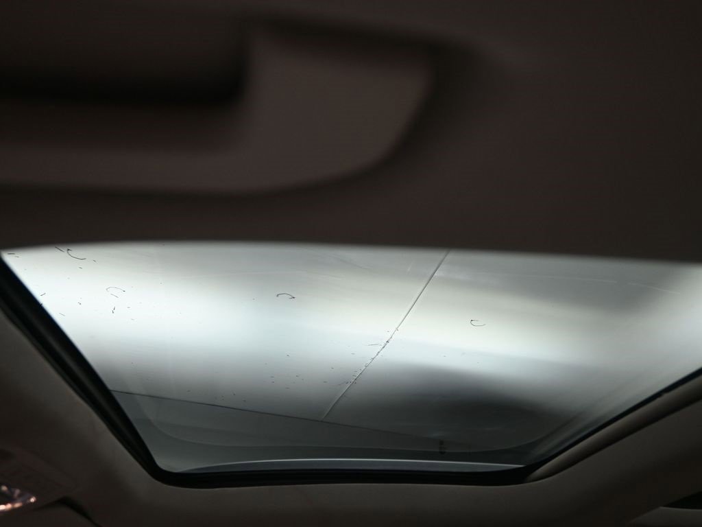 Used 2021 Mercedes-Benz GLB 250 w/ Premium Package image 19